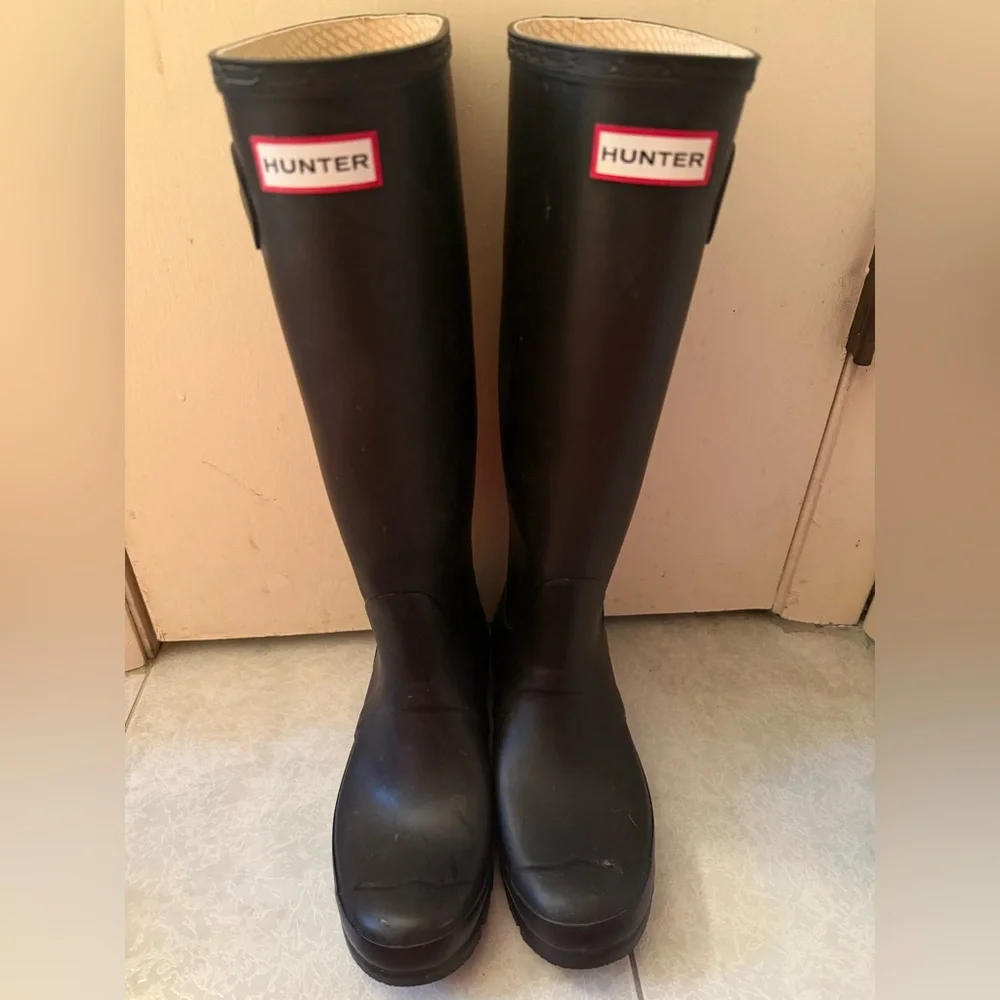 Hunter Classic Tall Black Waterproof Boots - Picture 1 of 10